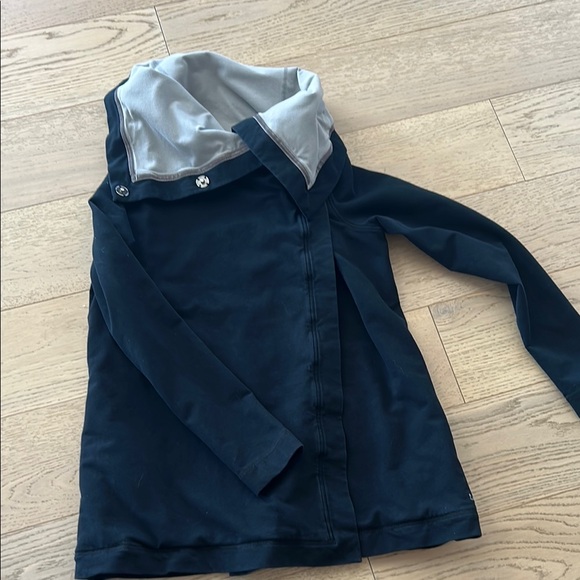 Lululemon Gray Coat - Picture 2 of 6